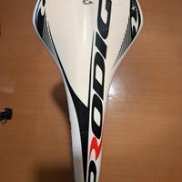 Sella completamente in carbonio