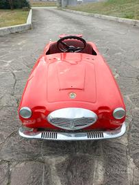 Auto vintage Giordani con pedali 
