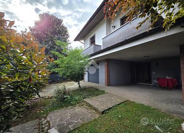 VILLA SINGOLA A FARA OLIVANA CON SOLA
