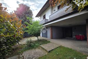 VILLA SINGOLA A FARA OLIVANA CON SOLA