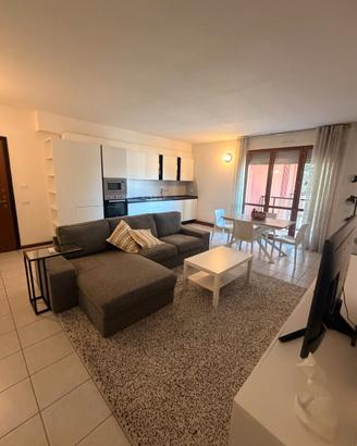 Arredo Completo: Cucina, divano, tavolo e sedie