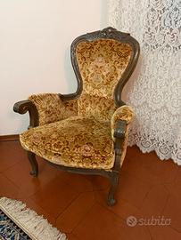 Due poltrone in stile