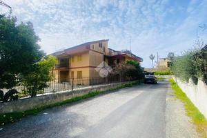 2 LOCALI A FALCONARA ALBANESE