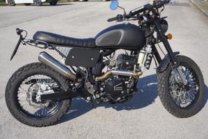 Moto scrambler cafè race