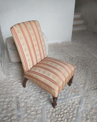 POLTRONCINE in stile imbottite n. 2 (con piede in