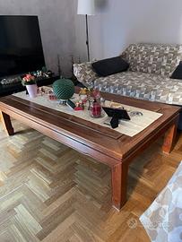 Tavolino in vecchio stile, legno massiccio