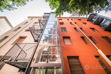 2 LOCALI A MILANO