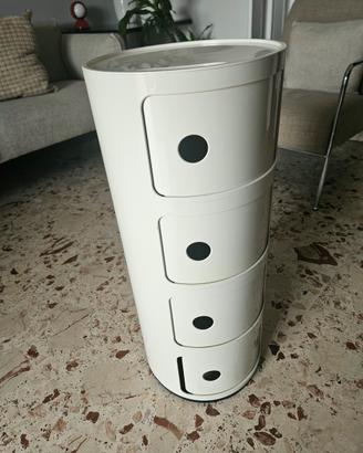 Kartell  contenitore componibile 4 elementi.