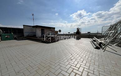 Appartamento di 5 vani e acc. con terrazzo e box a