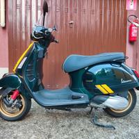 Vespa 300 GTS racing super sixty
