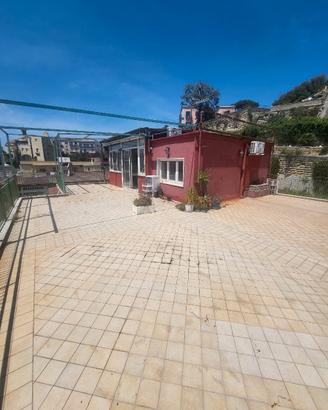 Pozzuoli Via Angelo Compagnone rif.210V