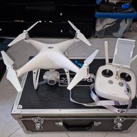 Drone DJI Phantom Pro con accessori. 