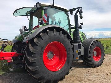 Trattore agricolo usato - FENDT 720 Vario