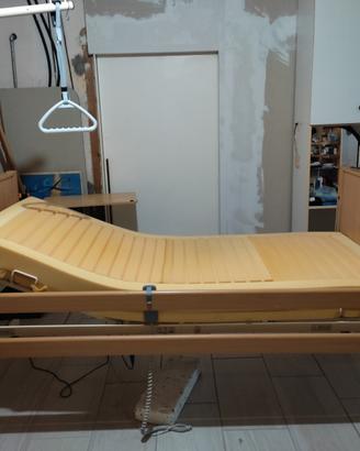 Letto ortopedico con meccanismo elettrico e teleco