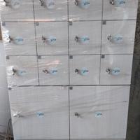 Armadietto porta oggetti e casco 