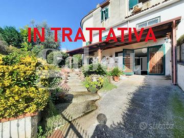 Villa bifamiliare Giugliano in Campania (Licola)