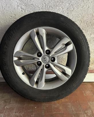 Gomme con cerchi in lega 225 60 r17