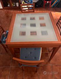 Tavolo allungabile con sedie + Vetrina