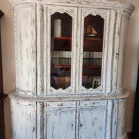 Credenza in legno.