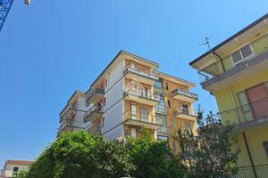 4 LOCALI A BARONISSI