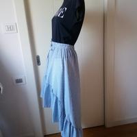 Completo t-shirt e gonna a balze