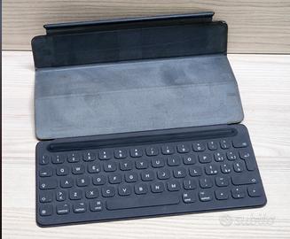Apple Smart Keyboard iPad A1829 - Pari al nuovo