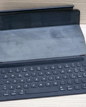 Apple Smart Keyboard iPad A1829 - Pari al nuovo