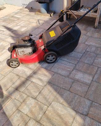 Taglierba motore Castelgarden