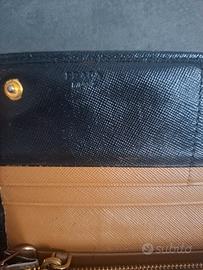 Prada pochette re-edition