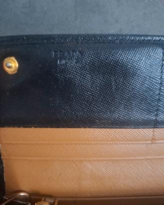 Prada pochette re-edition