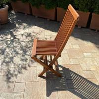 Tavolo e sedie da giardino
