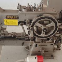 Macchina da cucire  attacca bottoni