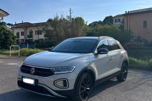 Volkswagen T-Roc - 2023 - 52.000km - cambio autom.