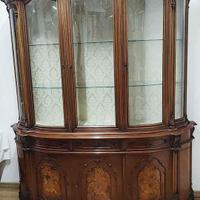 Vetrina in legno massello tre ante tre cassetti in