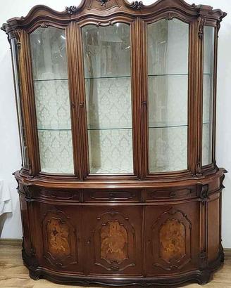 Vetrina in legno massello tre ante tre cassetti in