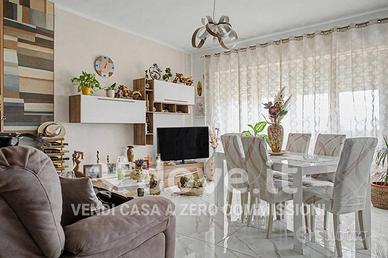 Appartamento di 120 m² con 4 locali a Itri