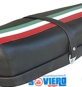 Sella Nera con Tricolore Lungo e Scritta Vespa 50
