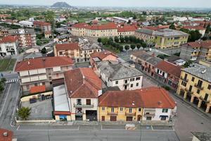 5 LOCALI A BAGNOLO PIEMONTE