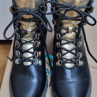 Stivaletti Cassis neri e oro