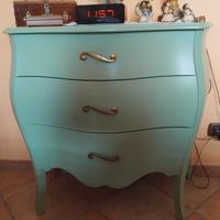 cassettiera con tre cassetti bombata