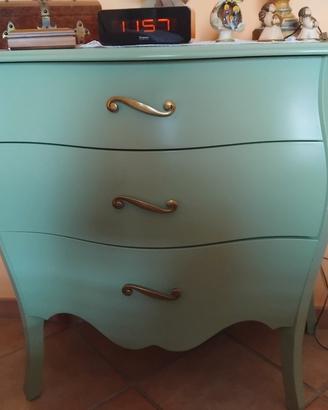 cassettiera con tre cassetti bombata