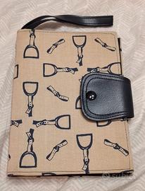 Astuccio con maniglia