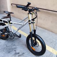 Ekletta Naked elettrica 