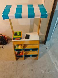 Mercatino della frutta in legno