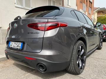 Alfa Romeo Stelvio 2.2 Turbodiesel 190 CV AT8 Q4 R