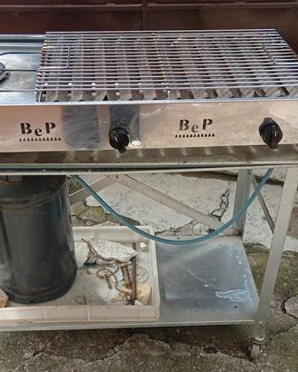 Barbecue a gas in acciaio inox