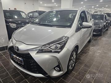 NUOVA TOYOTA YARIS 1.5 BENZ/GPL 110CV LOUNGE 2WD -