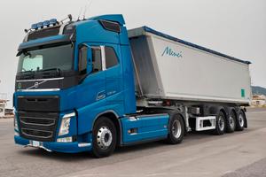 Volvo FH 500 del 2014 semirimorchio  Menci 46 mc