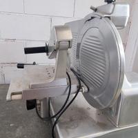 affettatrice a 220 w