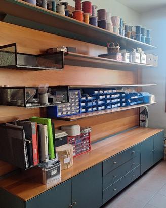 Boiserie di noce con ante laccate 365 x 62 H.232